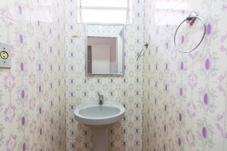 Casa à venda com 166m², 4 quartos e 2 vagas Casa à venda com 166m², 4 quartos e 2 vagasBanheiro 1