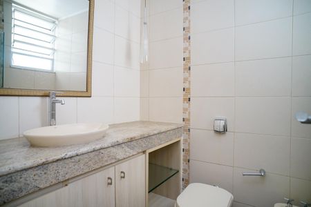Apartamento à venda com 200m², 3 quartos e 4 vagasBanheiro da Suíte 1