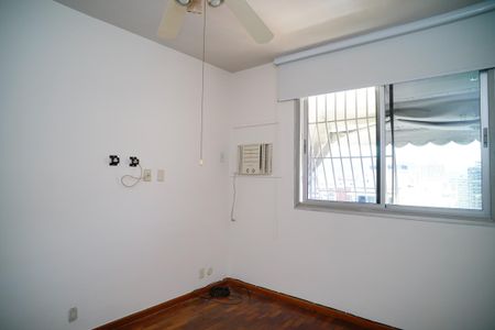 Apartamento à venda com 200m², 3 quartos e 4 vagasSuíte 1