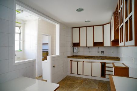 Apartamento à venda com 200m², 3 quartos e 4 vagasCozinha