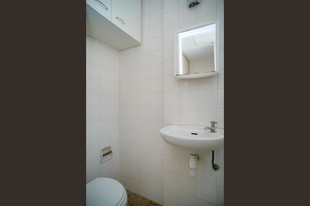 Apartamento à venda com 200m², 3 quartos e 4 vagasBanheiro de Serviço