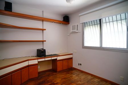 Apartamento à venda com 200m², 3 quartos e 4 vagasQuarto 2