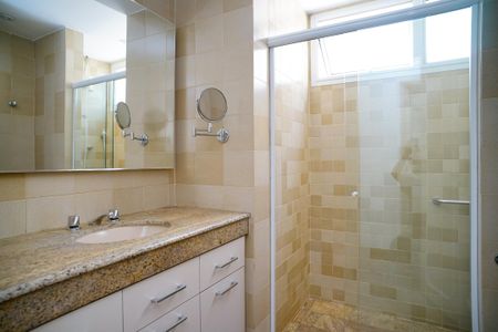 Apartamento à venda com 200m², 3 quartos e 4 vagasBanheiro Social