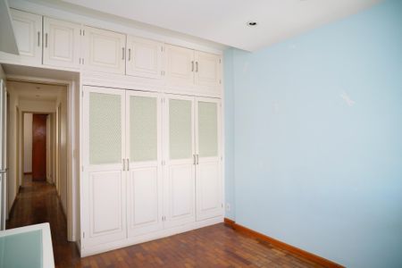 Apartamento à venda com 200m², 3 quartos e 4 vagasQuarto 1