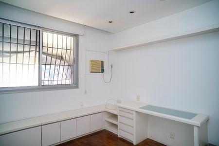 Apartamento à venda com 200m², 3 quartos e 4 vagasQuarto 1
