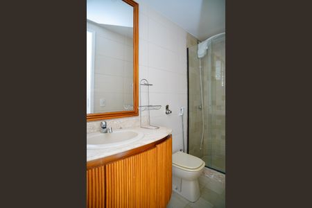 Apartamento à venda com 200m², 3 quartos e 4 vagasBanheiro da Suíte 2