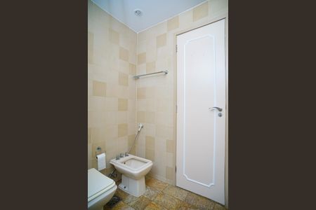 Apartamento à venda com 200m², 3 quartos e 4 vagasBanheiro Social