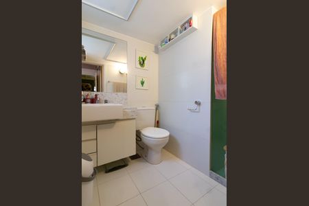 Apartamento à venda com 140m², 3 quartos e 1 vagaBanheiro da suíte 2