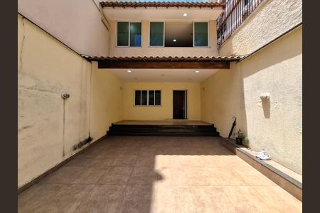 Apartamento à venda com 320m², 4 quartos e 2 vagas Apartamento à venda com 320m², 4 quartos e 2 vagasEntrada