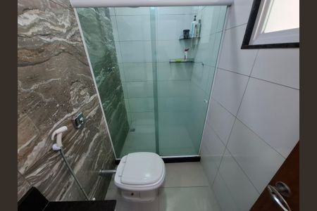 Apartamento à venda com 320m², 4 quartos e 2 vagas Apartamento à venda com 320m², 4 quartos e 2 vagasBanheiro da suíte 1