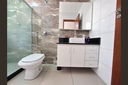 Apartamento à venda com 320m², 4 quartos e 2 vagas Apartamento à venda com 320m², 4 quartos e 2 vagasBanheiro da suíte 2