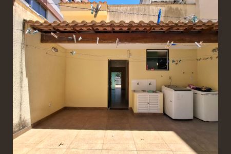 Apartamento à venda com 320m², 4 quartos e 2 vagas Apartamento à venda com 320m², 4 quartos e 2 vagasÁrea de serviço