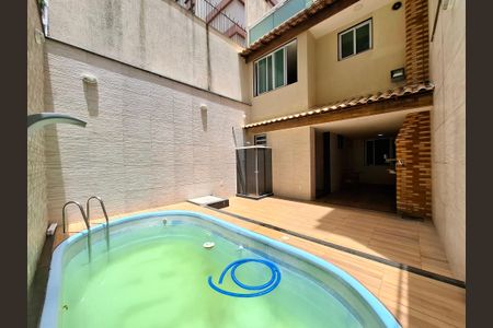 Apartamento à venda com 320m², 4 quartos e 2 vagas Apartamento à venda com 320m², 4 quartos e 2 vagasÁrea externa