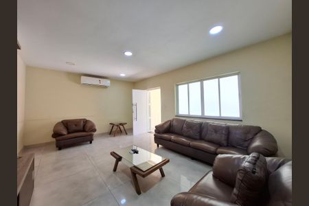 Apartamento à venda com 320m², 4 quartos e 2 vagas Apartamento à venda com 320m², 4 quartos e 2 vagasSala