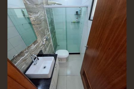 Apartamento à venda com 320m², 4 quartos e 2 vagas Apartamento à venda com 320m², 4 quartos e 2 vagasBanheiro da suíte 1