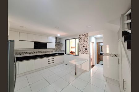 Apartamento à venda com 320m², 4 quartos e 2 vagas Apartamento à venda com 320m², 4 quartos e 2 vagasCozinha