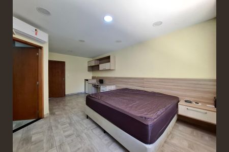 Apartamento à venda com 320m², 4 quartos e 2 vagas Apartamento à venda com 320m², 4 quartos e 2 vagasSuíte 2