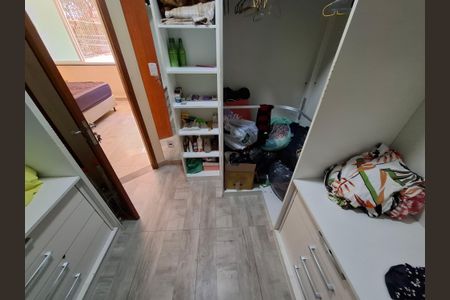 Apartamento à venda com 320m², 4 quartos e 2 vagas Apartamento à venda com 320m², 4 quartos e 2 vagasCloset da suíte 2