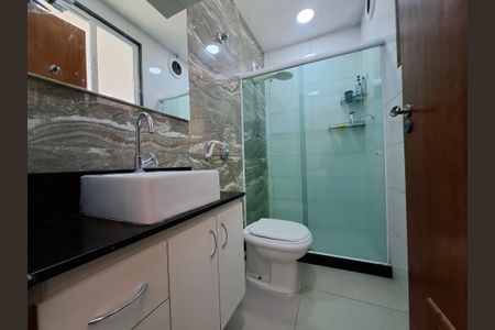 Apartamento à venda com 320m², 4 quartos e 2 vagas Apartamento à venda com 320m², 4 quartos e 2 vagasBanheiro da suíte 1