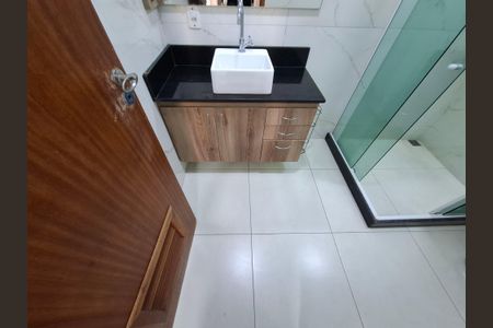 Apartamento à venda com 320m², 4 quartos e 2 vagas Apartamento à venda com 320m², 4 quartos e 2 vagasBanheiro 4