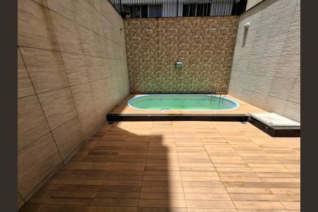 Apartamento à venda com 320m², 4 quartos e 2 vagas Apartamento à venda com 320m², 4 quartos e 2 vagasÁrea externa