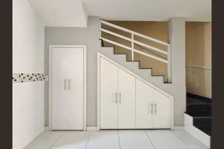 Apartamento à venda com 320m², 4 quartos e 2 vagas Apartamento à venda com 320m², 4 quartos e 2 vagasArmários