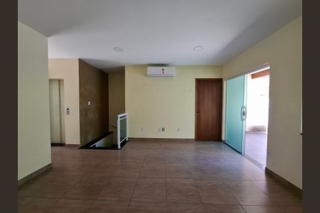 Apartamento à venda com 320m², 4 quartos e 2 vagas Apartamento à venda com 320m², 4 quartos e 2 vagasTerraço