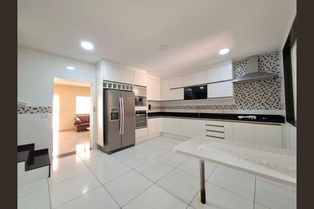 Apartamento à venda com 320m², 4 quartos e 2 vagas Apartamento à venda com 320m², 4 quartos e 2 vagasCozinha