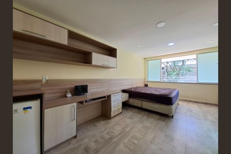Apartamento à venda com 320m², 4 quartos e 2 vagas Apartamento à venda com 320m², 4 quartos e 2 vagasSuíte 2