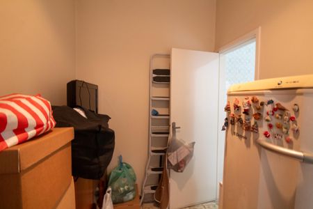 Casa à venda com 160m², 4 quartos e 2 vagas Casa à venda com 160m², 4 quartos e 2 vagasEscritório