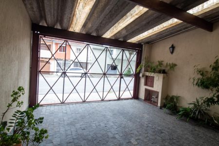 Casa à venda com 160m², 4 quartos e 2 vagas Casa à venda com 160m², 4 quartos e 2 vagasGaragem