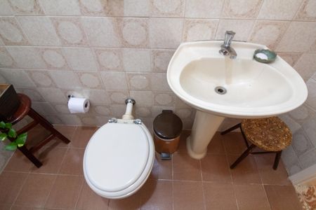 Casa à venda com 160m², 4 quartos e 2 vagas Casa à venda com 160m², 4 quartos e 2 vagasBanheiro