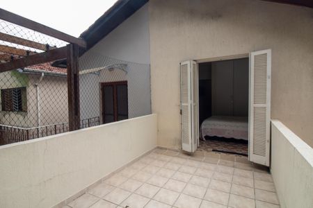 Casa à venda com 160m², 4 quartos e 2 vagas Casa à venda com 160m², 4 quartos e 2 vagasVaranda