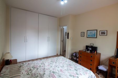 Casa à venda com 160m², 4 quartos e 2 vagas Casa à venda com 160m², 4 quartos e 2 vagasQuarto 3 - Suíte