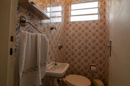 Casa à venda com 160m², 4 quartos e 2 vagas Casa à venda com 160m², 4 quartos e 2 vagasBanheiro de serviço