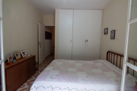 Casa à venda com 160m², 4 quartos e 2 vagas Casa à venda com 160m², 4 quartos e 2 vagasQuarto 1