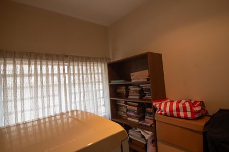 Casa à venda com 160m², 4 quartos e 2 vagas Casa à venda com 160m², 4 quartos e 2 vagasEscritório