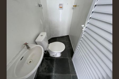 Casa à venda com 101m², 3 quartos e 1 vagaBanheiro 2