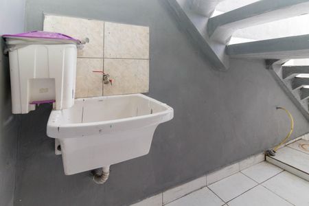 Casa à venda com 125m², 1 quarto e 2 vagasTanque do corredor externo