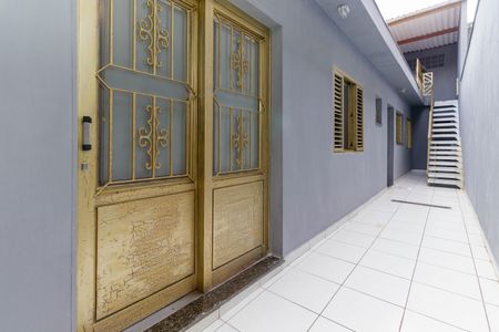 Casa à venda com 125m², 1 quarto e 2 vagasCorredor externo e entrada social