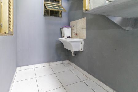 Casa à venda com 125m², 1 quarto e 2 vagasTanque do corredor externo