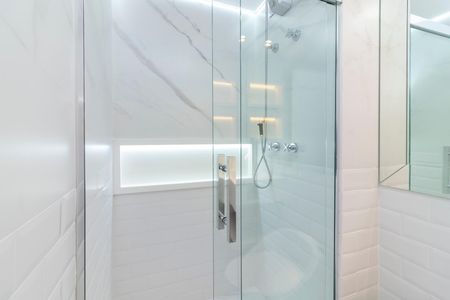 Apartamento à venda com 64m², 2 quartos e 1 vaga Apartamento à venda com 64m², 2 quartos e 1 vagaBanheiro