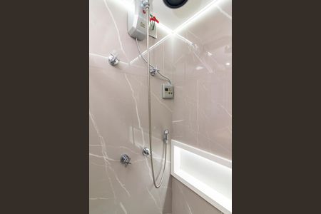 Apartamento à venda com 64m², 2 quartos e 1 vaga Apartamento à venda com 64m², 2 quartos e 1 vagaBanheiro da Suíte