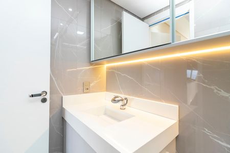 Apartamento à venda com 64m², 2 quartos e 1 vaga Apartamento à venda com 64m², 2 quartos e 1 vagaBanheiro da Suíte