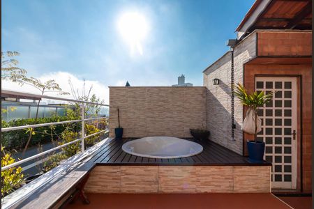 Casa de condomínio à venda com 190m², 3 quartos e 3 vagasCobertura