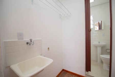 Casa para alugar com 30m², 1 quarto e 1 vagaÁrea de Serviço