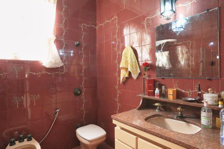 Casa para alugar com 300m², 3 quartos e 3 vagasBanheiro Social