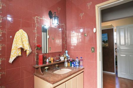 Casa para alugar com 300m², 3 quartos e 3 vagasBanheiro Social