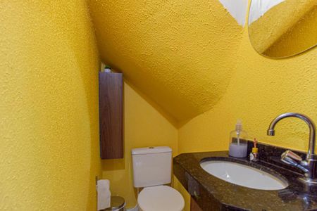 Casa à venda com 105m², 3 quartos e 2 vagas Casa à venda com 105m², 3 quartos e 2 vagasLavabo