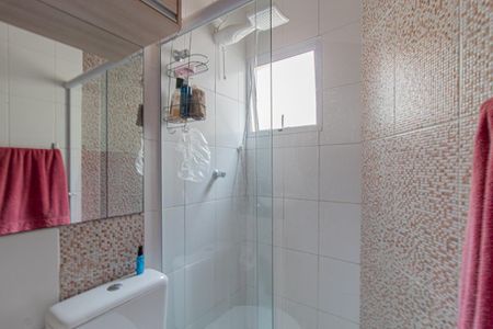 Casa à venda com 105m², 3 quartos e 2 vagas Casa à venda com 105m², 3 quartos e 2 vagasBanheiro da Suite